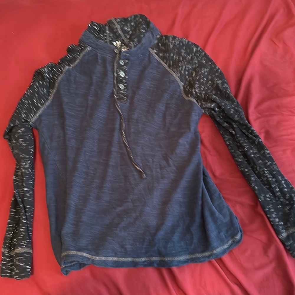 Light feel long-sleeve & hooded tee